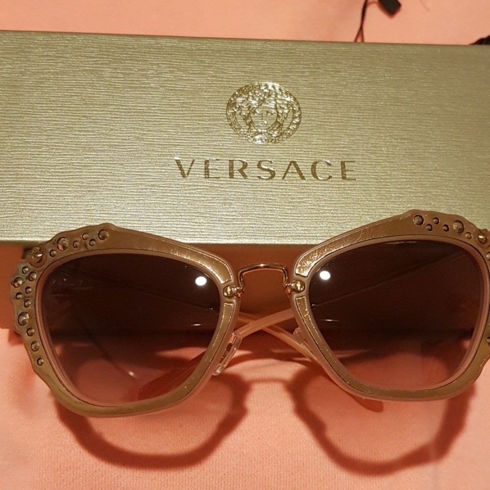 Miu Miu Sunglasses W/ Case & Box New - image 2